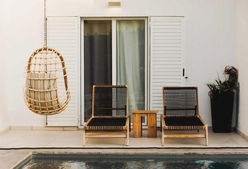 套房带泳池景, Olive Grove Suites Boutique