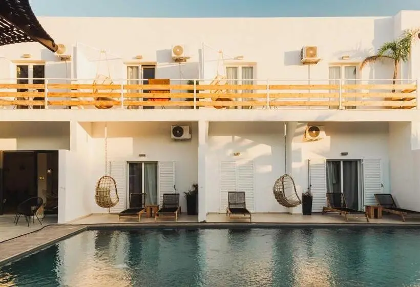 Sviitti Allasnäkymä, Olive Grove Suites Boutique