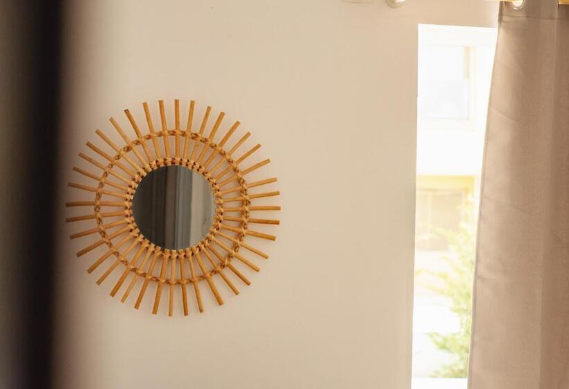 套房带泳池景, Olive Grove Suites Boutique