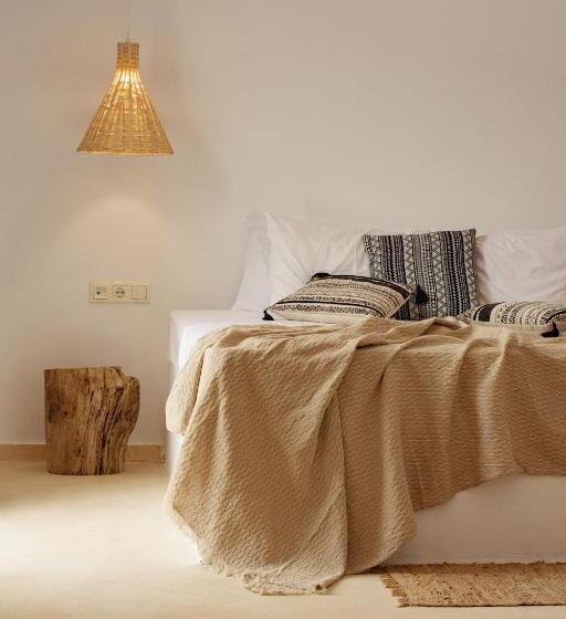 套房带泳池景, Olive Grove Suites Boutique