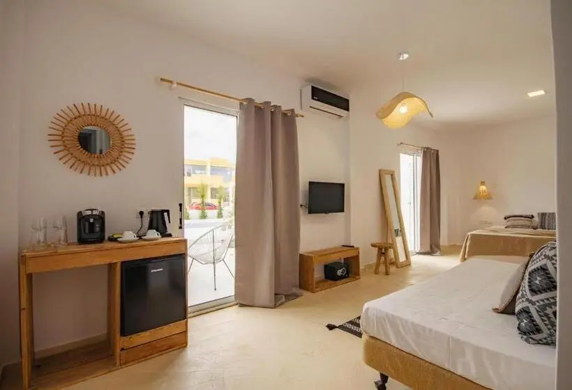 Sviitti Allasnäkymä, Olive Grove Suites Boutique