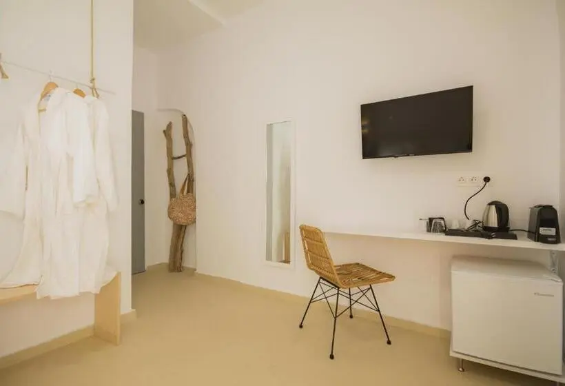 Standard-huone Allasnäkymä, Olive Grove Suites Boutique