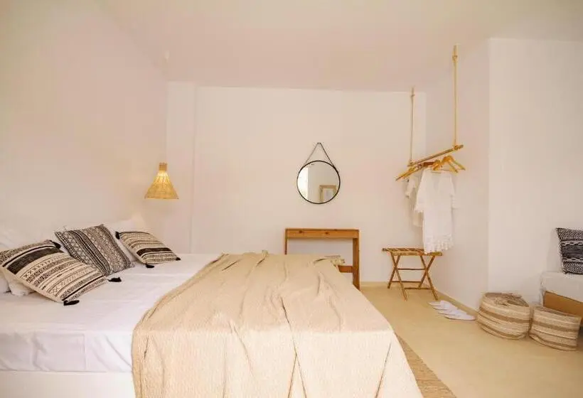 Sviitti Allasnäkymä, Olive Grove Suites Boutique
