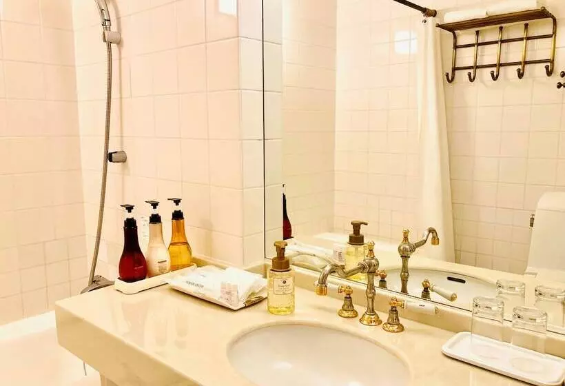 Executive-huone, Francs