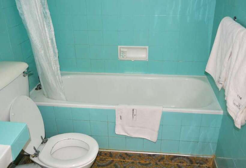 سوییت, Golf Hotel Kakamega