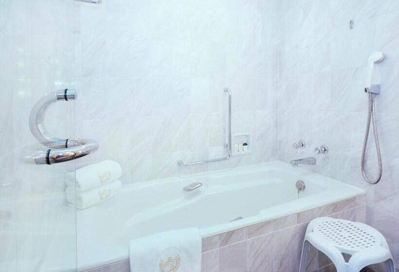 Deluxe room with river view, Imperial Hotel Osaka