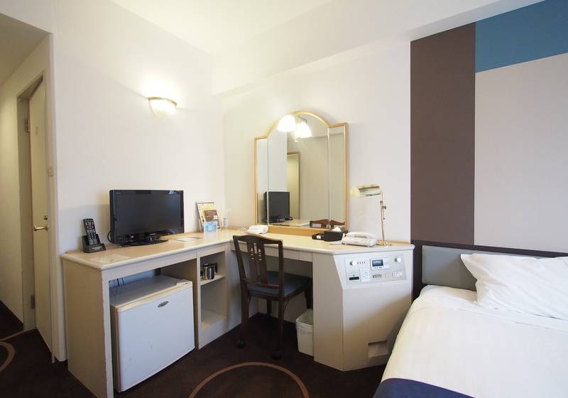 غرفة قياسية, Isezakicho Washington