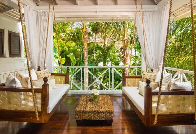 ویلای 5 خوابه, Round Hill Hotel & Villas