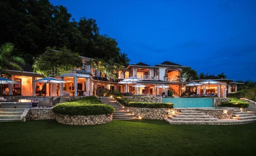 ویلای 5 خوابه, Round Hill Hotel & Villas