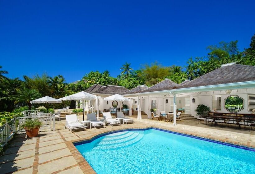 ویلای 5 خوابه, Round Hill Hotel & Villas