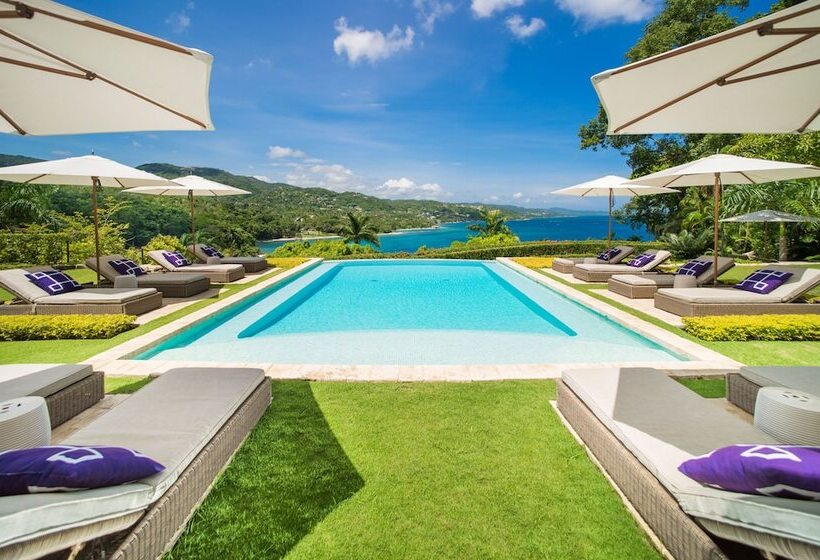 ویلای 5 خوابه, Round Hill Hotel & Villas