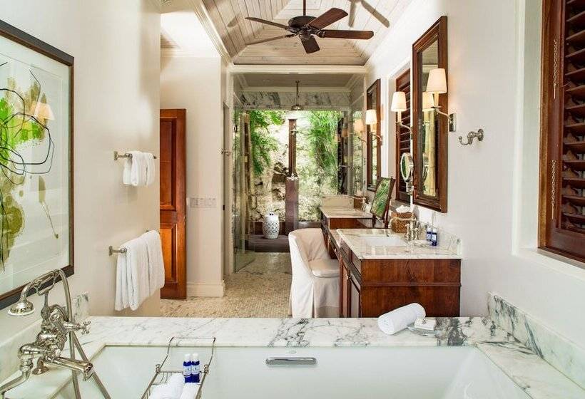 ویلای 5 خوابه, Round Hill Hotel & Villas