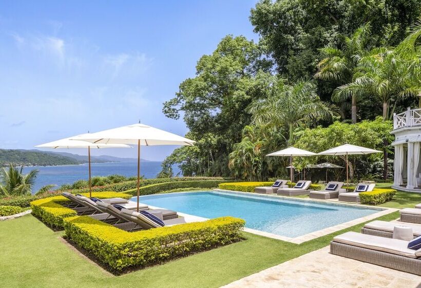 ویلای 5 خوابه, Round Hill Hotel & Villas