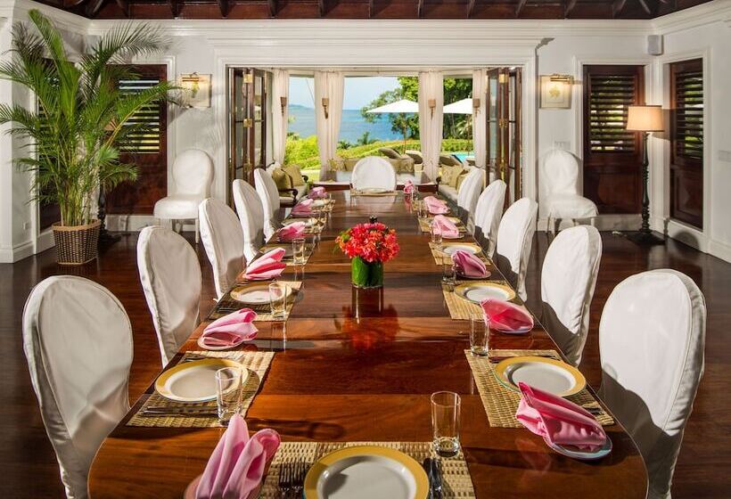 ویلای 5 خوابه, Round Hill Hotel & Villas