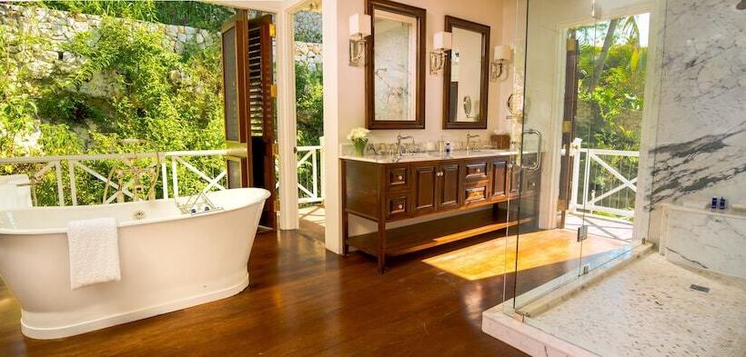 ویلای 5 خوابه, Round Hill Hotel & Villas