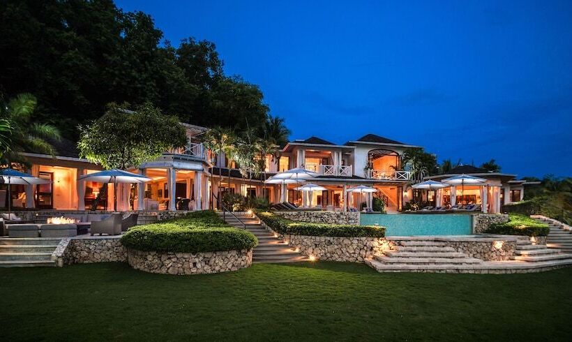 ویلای 5 خوابه, Round Hill Hotel & Villas