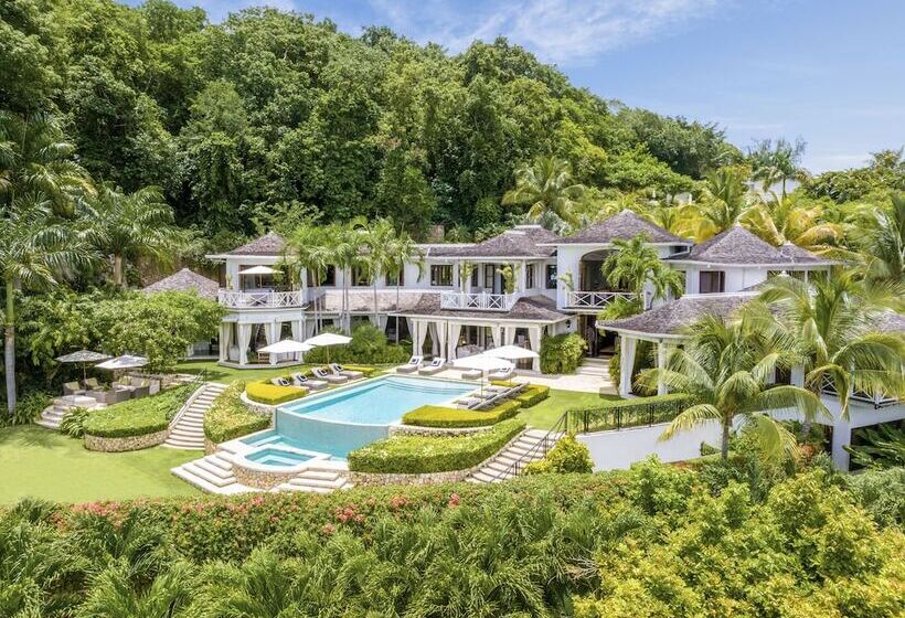 ویلای 5 خوابه, Round Hill Hotel & Villas