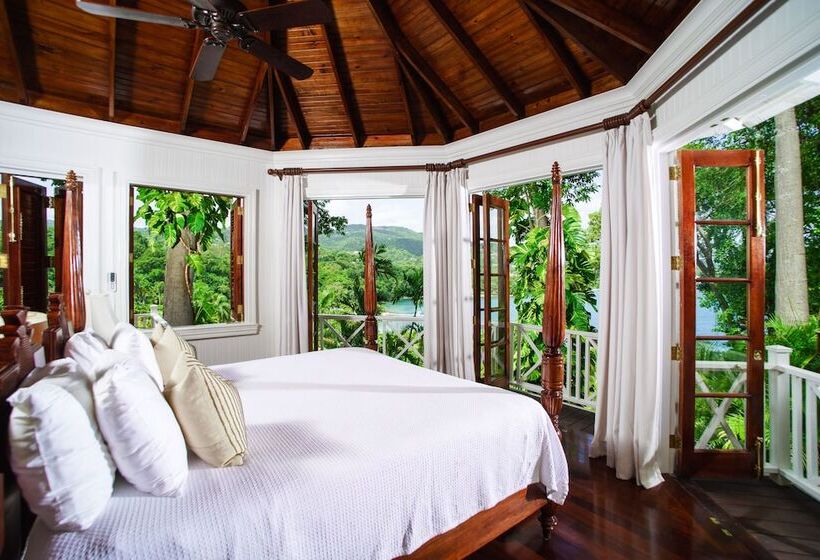 ویلای 5 خوابه, Round Hill Hotel & Villas