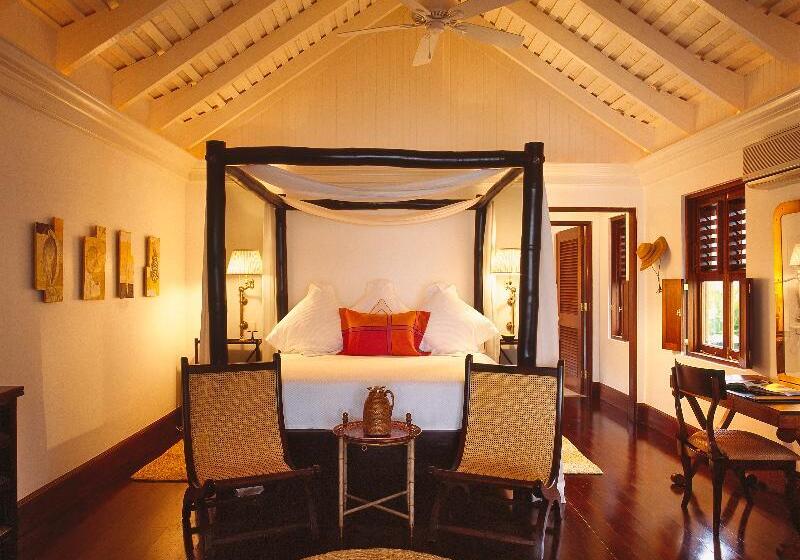 سوییت, Round Hill Hotel & Villas