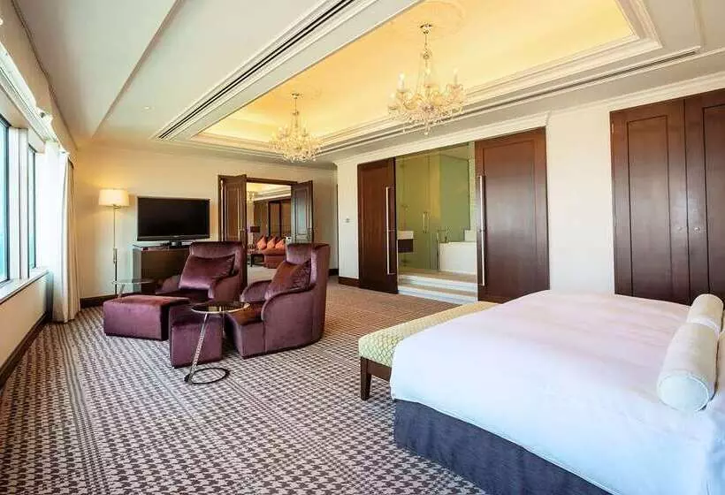 キングサイズベッドのエクゼクティブルーム, Hilton Fukuoka Sea Hawk