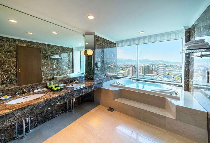 Номер Executive, Hilton Fukuoka Sea Hawk