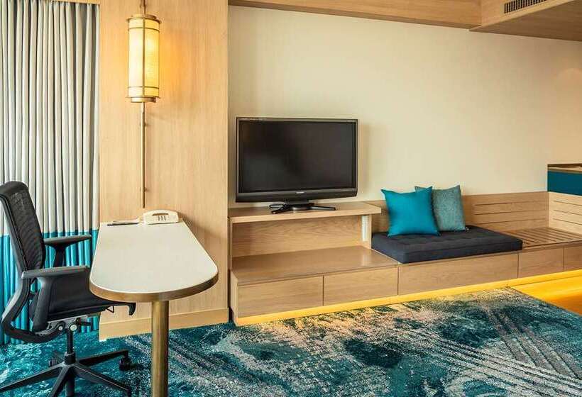 Трехместный Номер Премиум, Hilton Fukuoka Sea Hawk