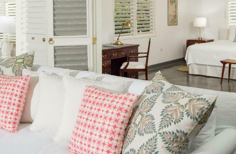 2-Bedroom Classic Apartment, Round Hill Hotel & Villas