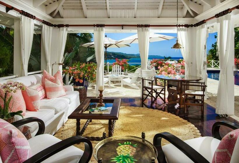 ویلای 4 خوابه, Round Hill Hotel & Villas