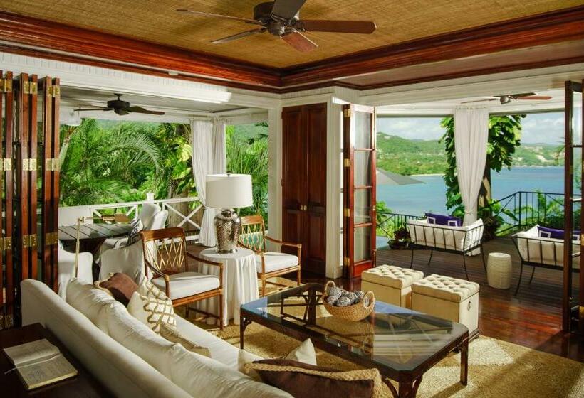 سوییت, Round Hill Hotel & Villas