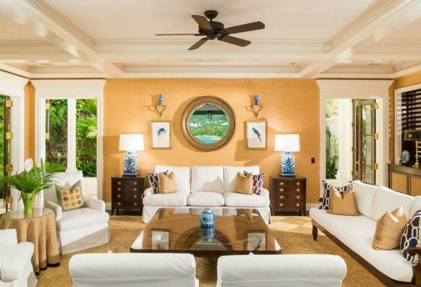 ویلای 5 خوابه, Round Hill Hotel & Villas