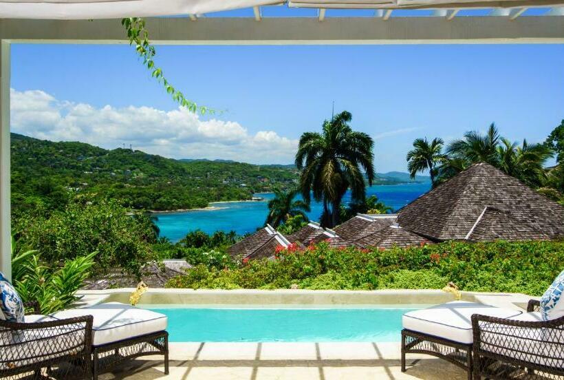 ویلای یک اتاق خوابه با استخر شنا, Round Hill Hotel & Villas