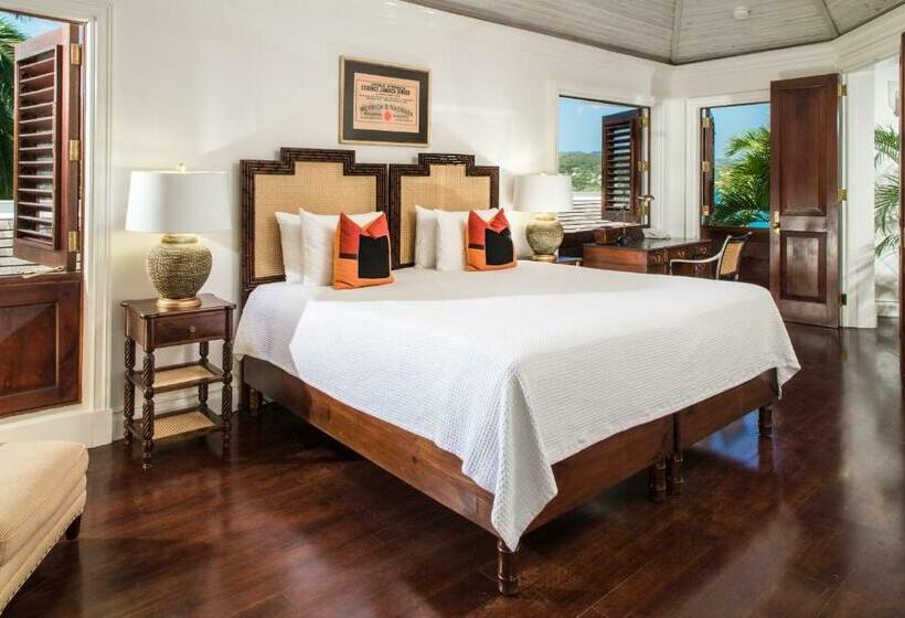 ویلای 5 خوابه, Round Hill Hotel & Villas