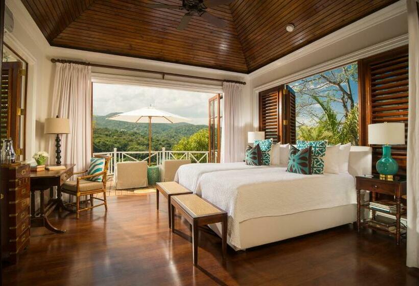 ویلای 5 خوابه, Round Hill Hotel & Villas