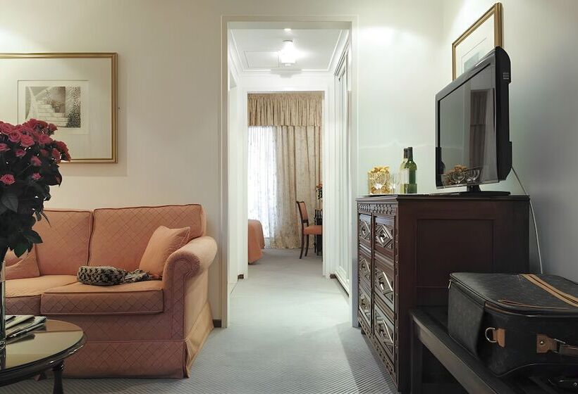 سوییت جونیور, Al Bustan