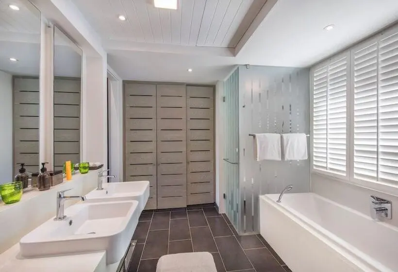 سوییت جونیور, Long Beach Mauritius
