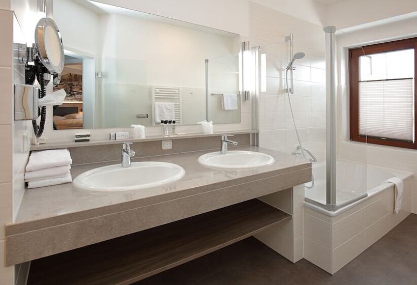 اتاق لوکس, Restaurant Dahm