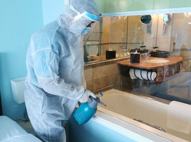 جناح جونيور, Thistle Johor Bahru