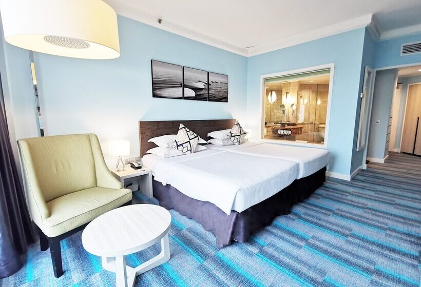 חדר דלוקס נוף לים, Thistle Johor Bahru