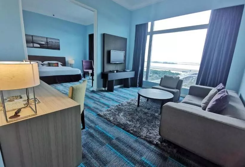 سوییت جونیور, Thistle Johor Bahru