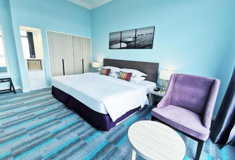 جناح جونيور, Thistle Johor Bahru