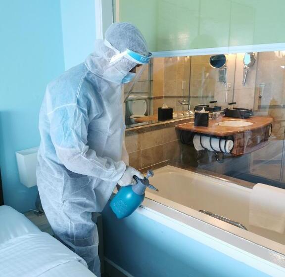 غرفة إدارية مطلة على البحر, Thistle Johor Bahru