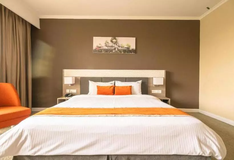 اتاق لوکس با تخت بزرگ, Klana Resort Seremban