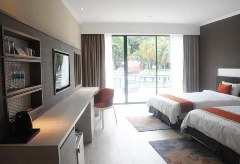 Номер Стандарт Трехместный, Klana Resort Seremban