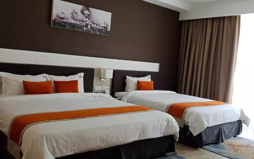 اتاق استاندارد سه نفره, Klana Resort Seremban