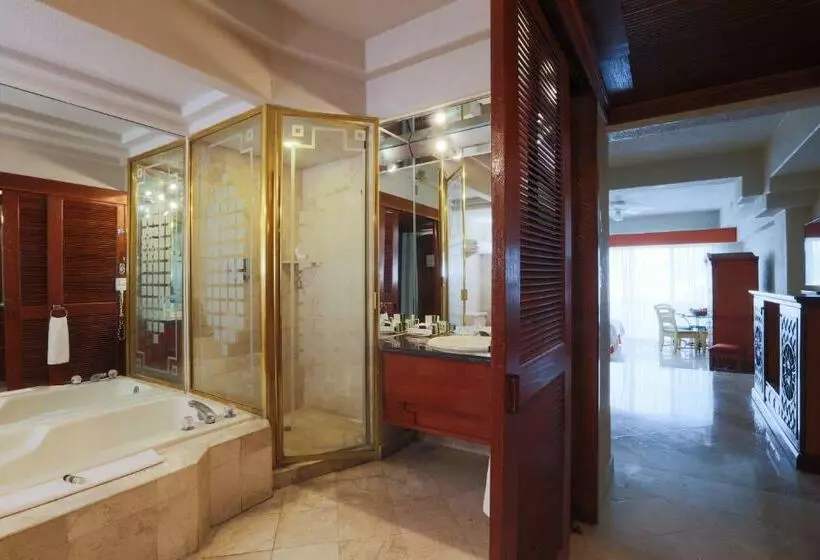 سوییت جونیور لوکس, Barceló Karmina   All Inclusive
