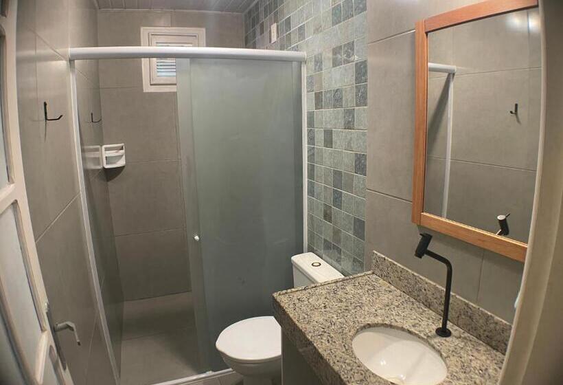 تختخواب در اتاق مشترک, Bada Hostel & Kite School