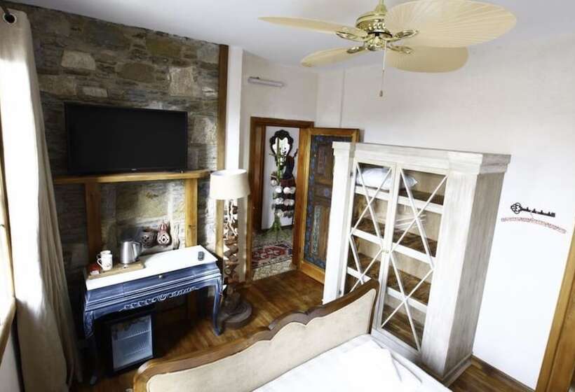 Номер Deluxe, Ibri