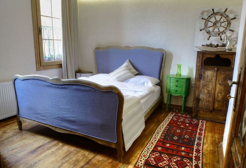 Номер Deluxe, Ibri