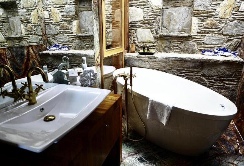 Номер Deluxe, Ibri