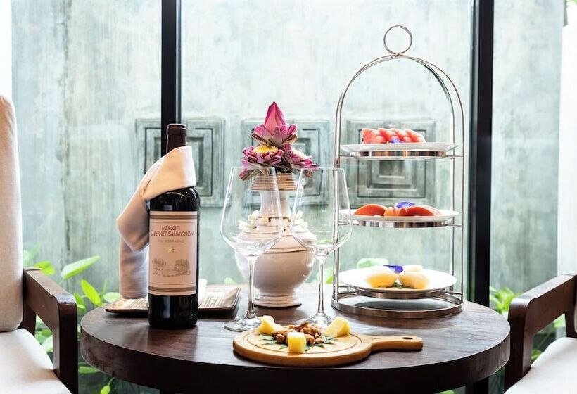 Классический Номер, Shintana Saya Residence